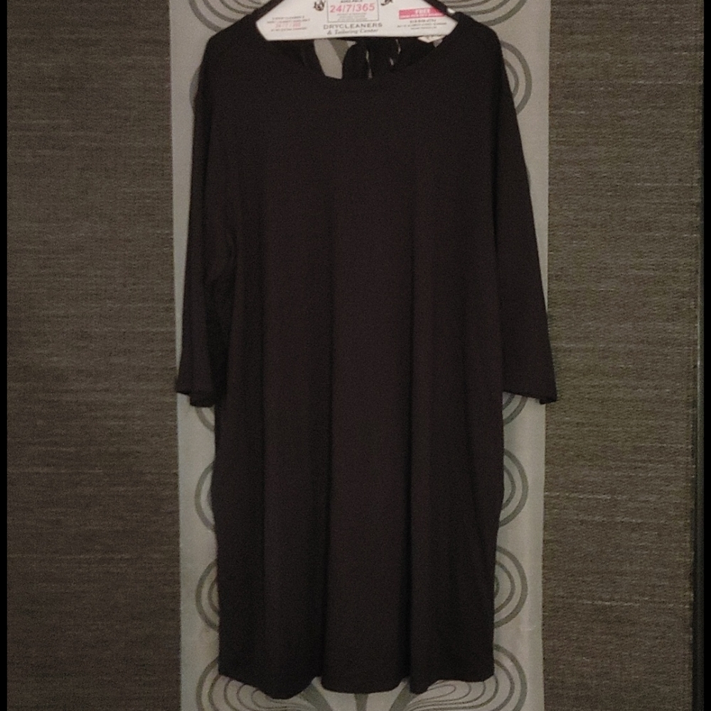 3/4 sleeve simple black dress with keyhole tie 3x